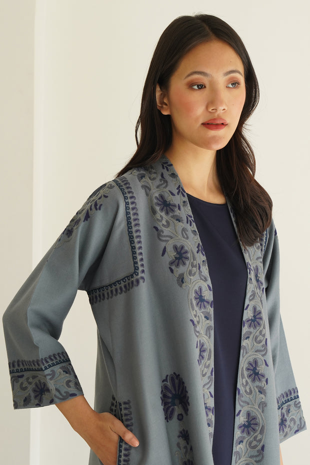 Hand Embroidered Aari Wool Choga Grey Kashmir Loom