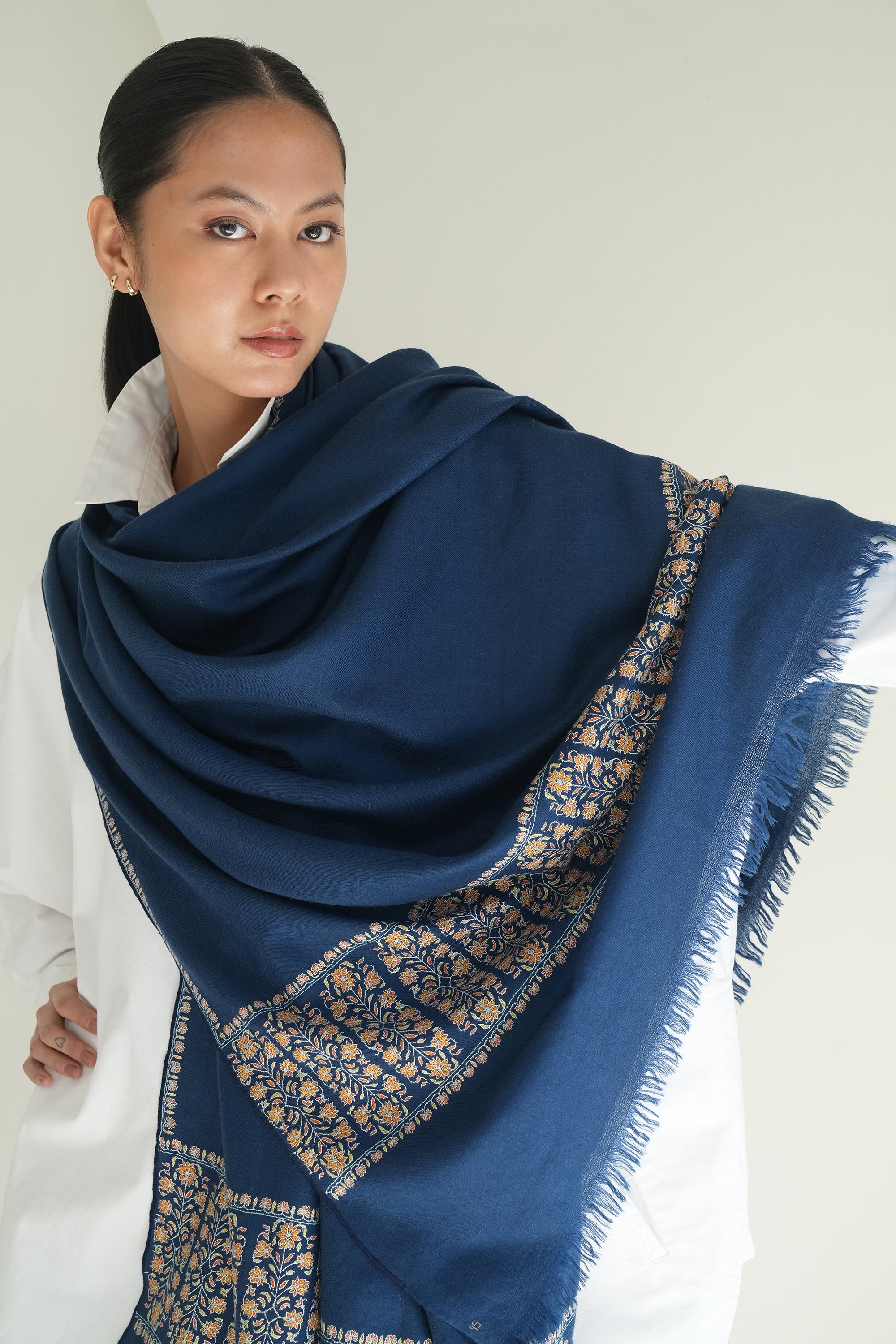 Sozni Rishma Palledar Hand Embroidered Pashmina Shawl Midnight