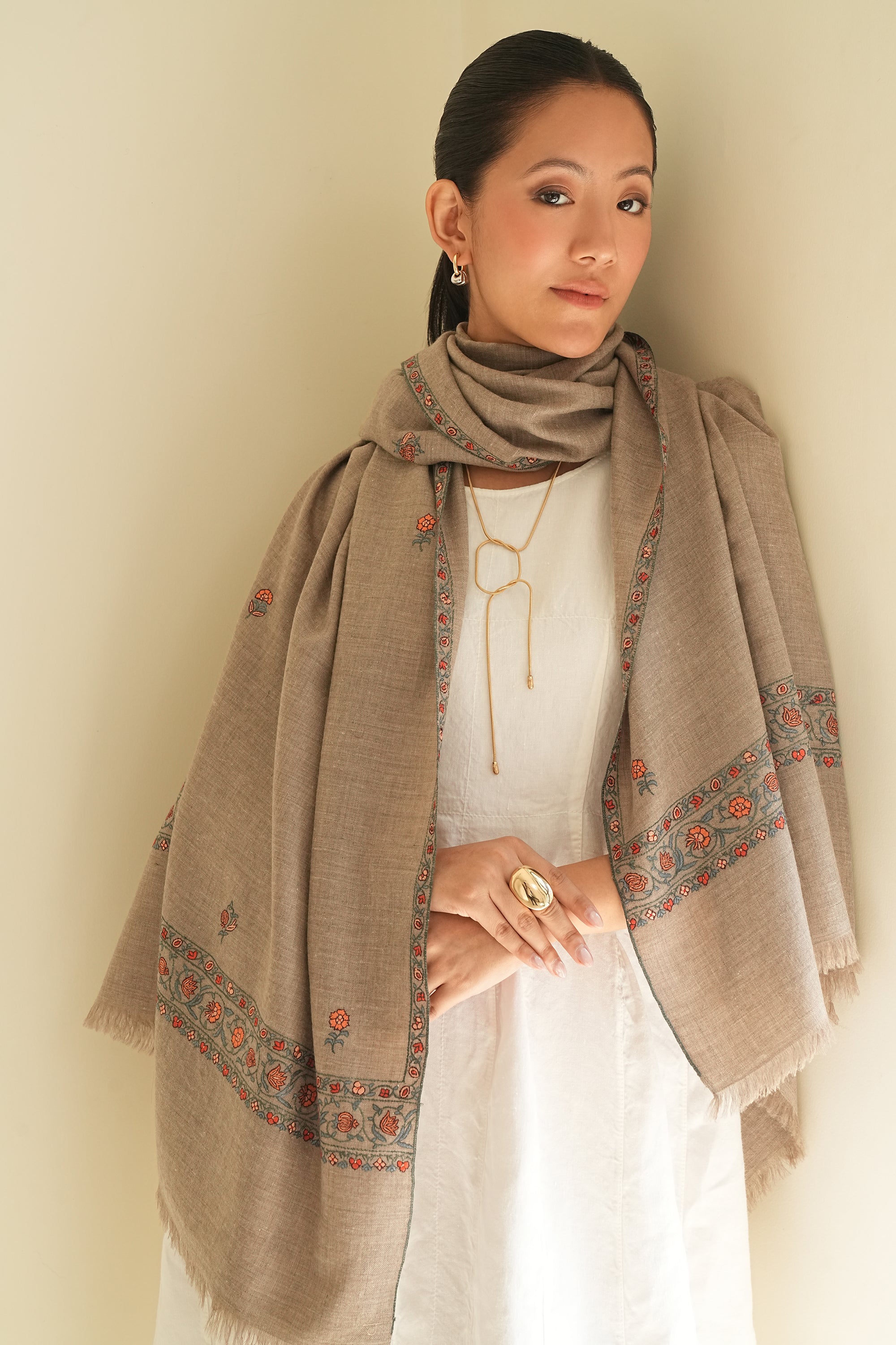 Sozni Fardauz Border Butidar Hand Embroidered Pashmina Shawl Natural