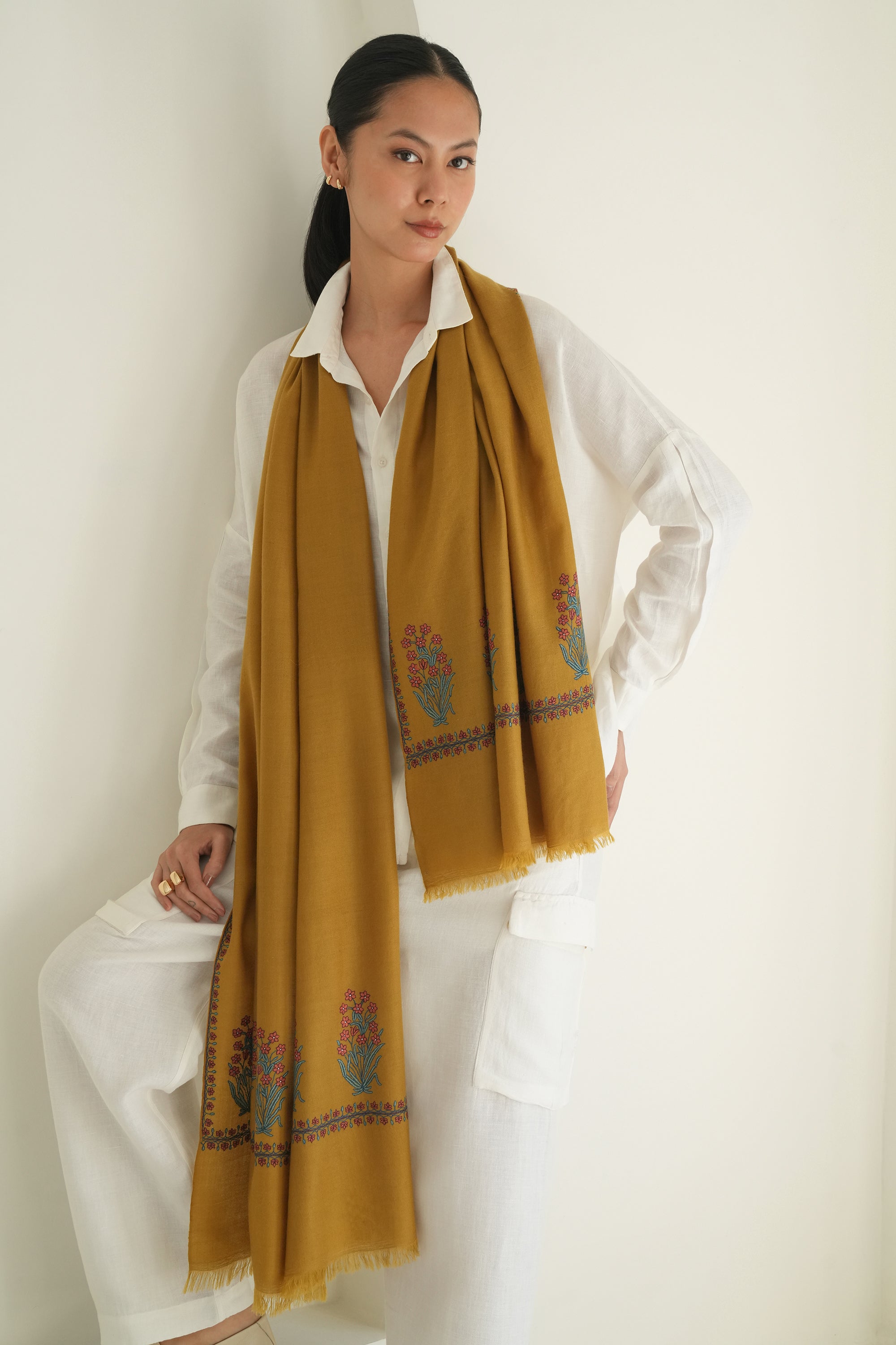 Sozni Gulwafa Palledar Hand Embroidered Pashmina Stole Senf