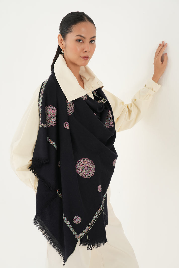 Kashmir Loom Sozni Hazuri Butadar Hand Embroidered Pashmina Stole Pencil