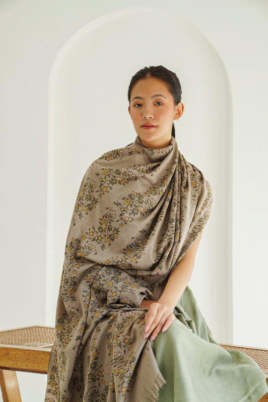 Kashmir Loom Kani Nahiza Khatrast Hand Woven Large Pashmina Shawl Natural