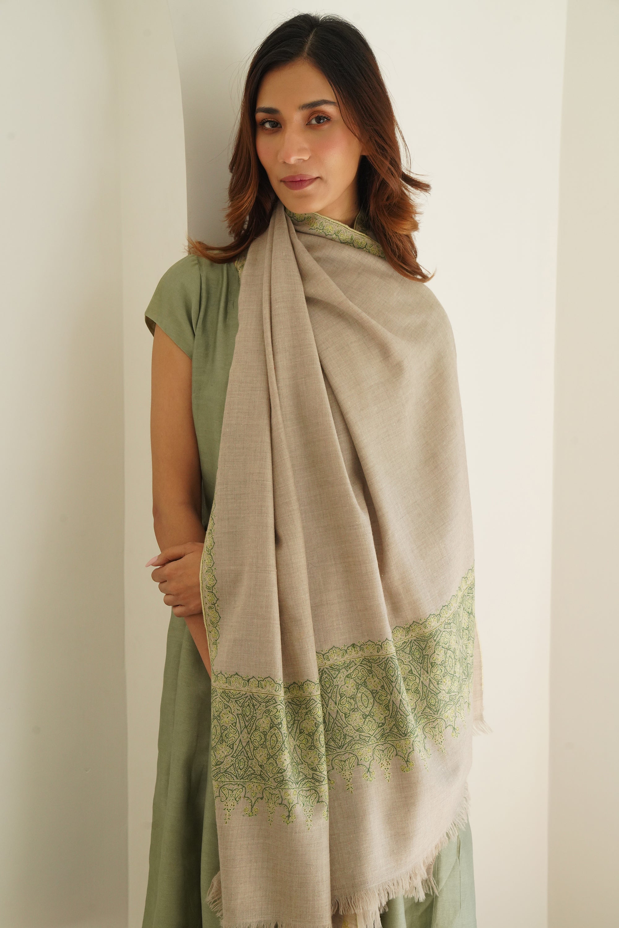 Sozni Palledar Hand Embroidered Pashmina Shawl Kuklihut Green