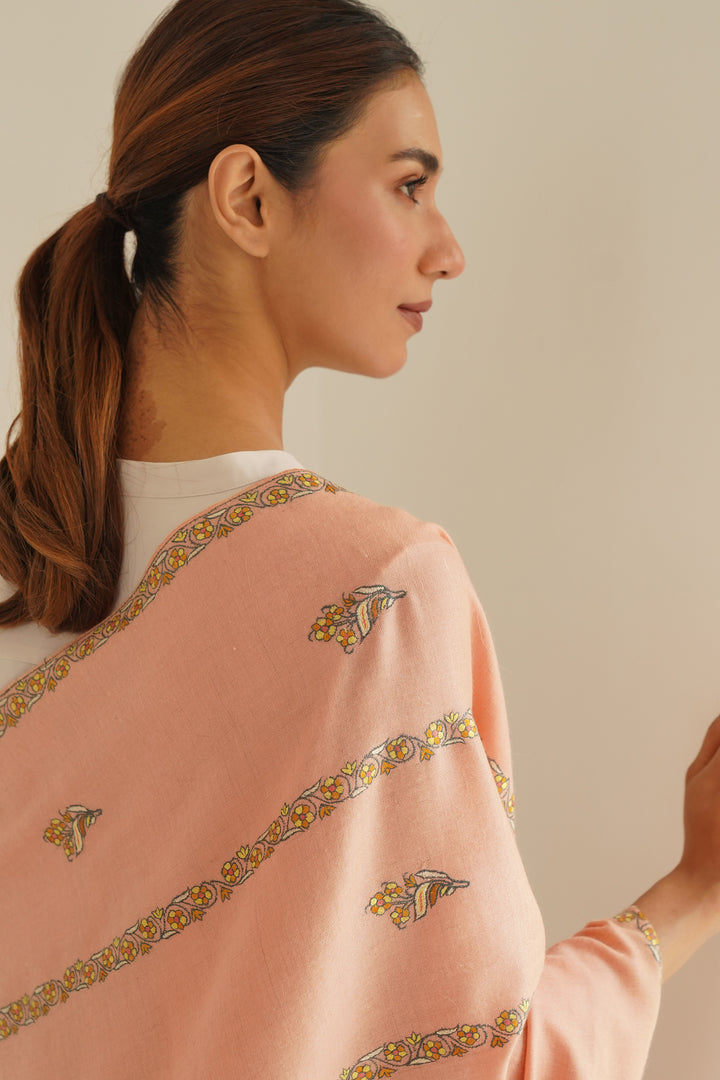 Sozni Samina Khatrast Butidar Hand Embroidered Pashmina Stole Salmon | Kashmir Loom