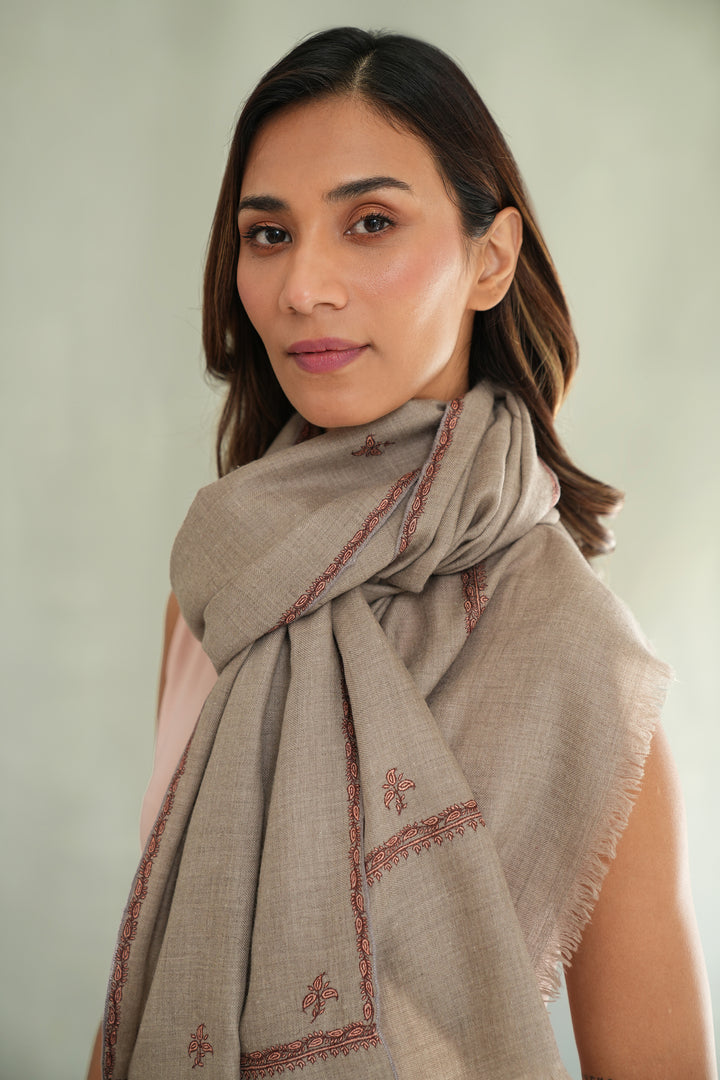 Kashmir Loom Sozni Paisley Bail Buti Hand Embroidered Pashmina Stole Natural