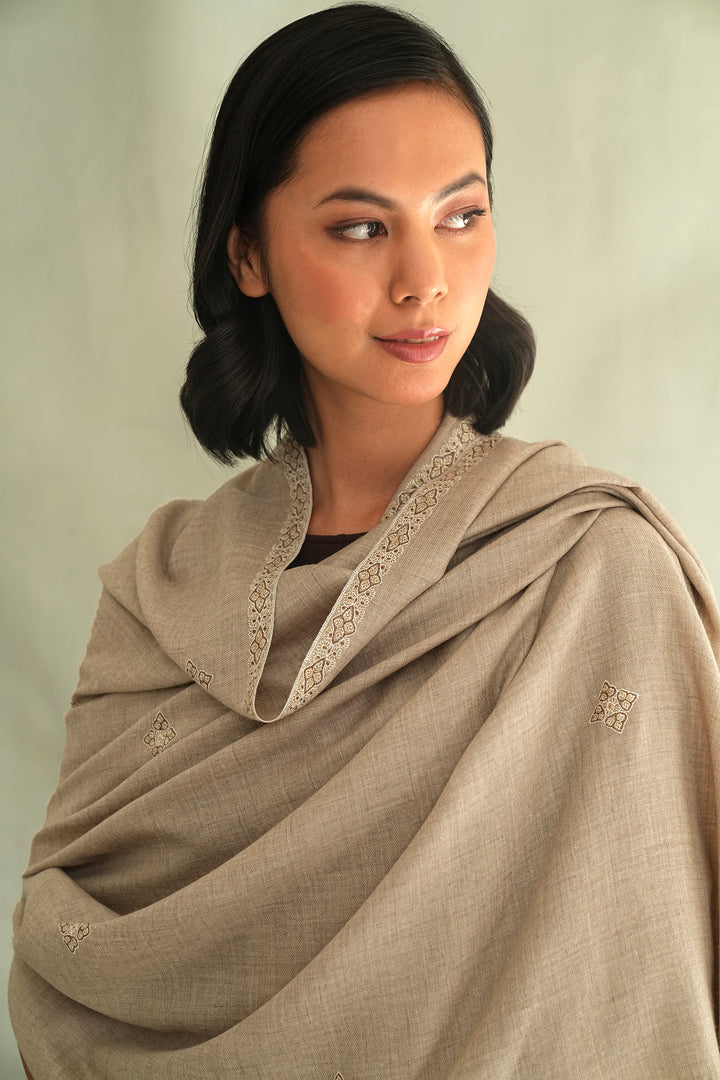 Kashmir Loom Sozni Viyana Hashiya Buti Hand Embroidered Pashmina Shawl Kuklihut